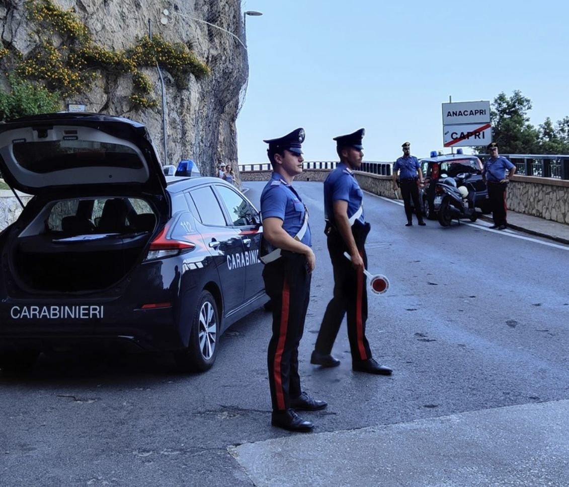 Controlli Dei Carabinieri A Capri Monitoraggio Dei Turisti Per Un