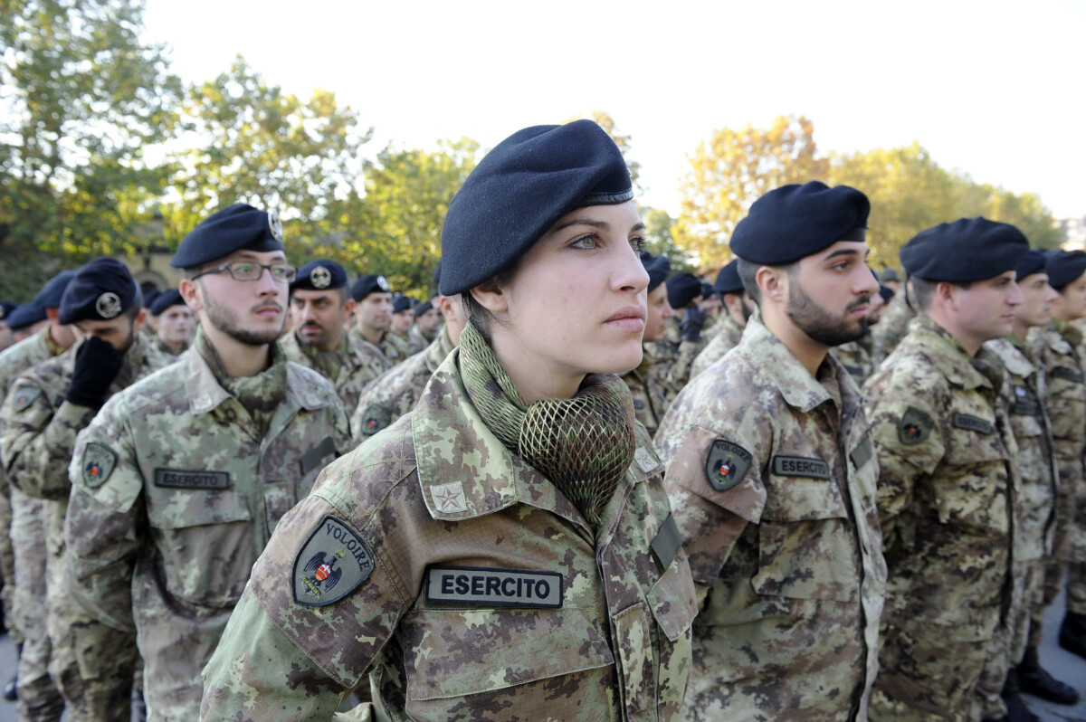 Strade sicure', 5.000 uomini e donne dell'Esercito schierati in Patria – La  Discussione