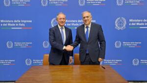 Adolfo Urso, Ministro MIMIT con Panagiotis Takis Theodorikakos, Ministro dello Sviluppo della Grecia