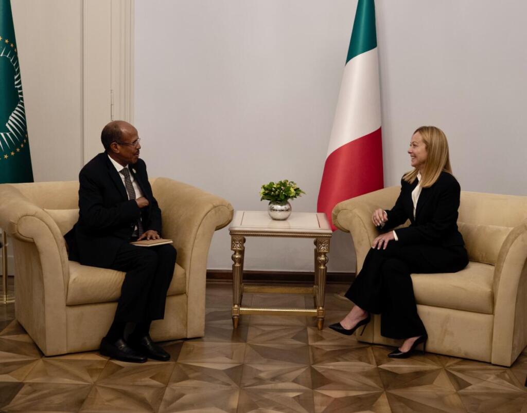 Il Presidente del Consiglio, Giorgia Meloni, ha incontrato il Presidente della Commissione dell'Unione Africana, Mahmoud Ali Youssouf