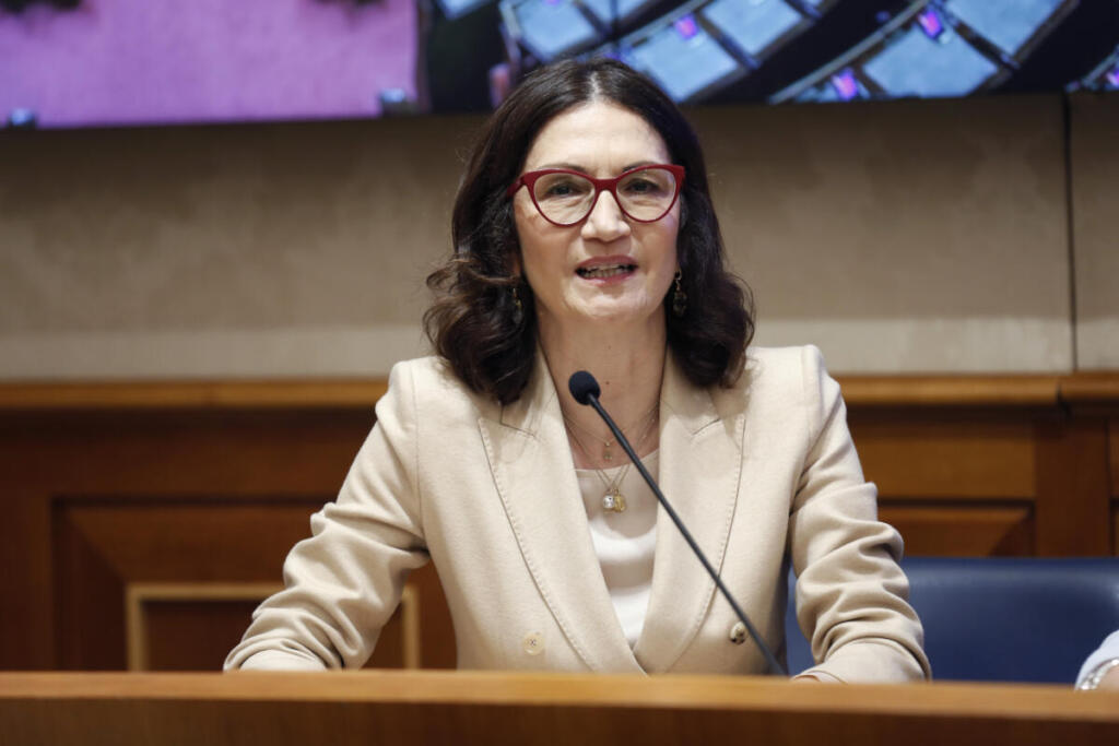 Mariastella Gelmini, Senatrice, Presidente della Comunità del Garda