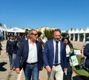 Marco Cerreto (FDI) con Francesco Lollobrigida, Ministro dell'Agricoltura della sovranità alimentare e delle foreste