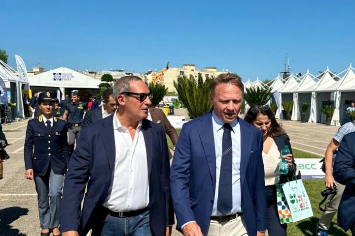 Marco Cerreto (FDI) con Francesco Lollobrigida, Ministro dell'Agricoltura della sovranità alimentare e delle foreste