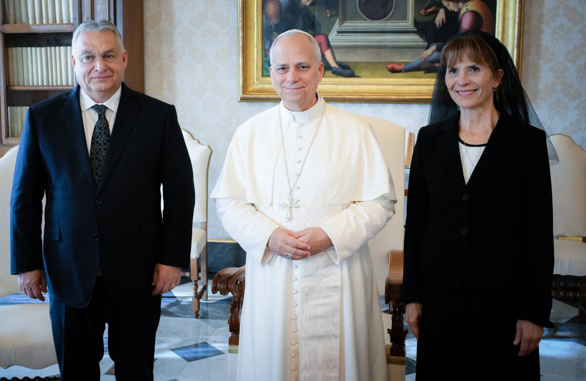 Papa Leone XIV, Viktor Orbán, Primo Ministro dell'Ungheria con la moglie Anikó Lévai
