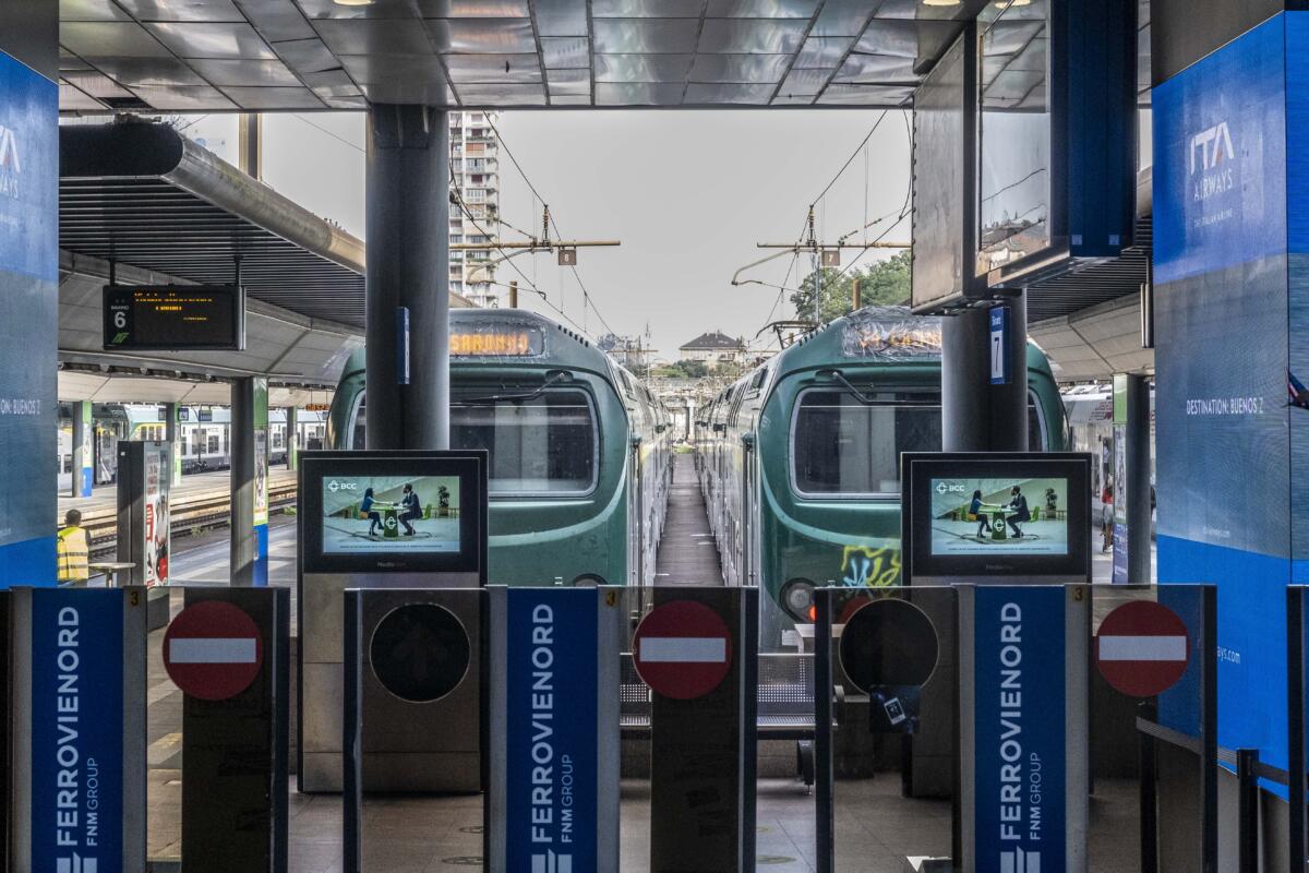 Dal 26 al 28 febbraio mobilitazioni nel comparto aereo e ferroviario. A rischio voli e collegamenti in tutta Italia, garantite solo le fasce protette per i regionali