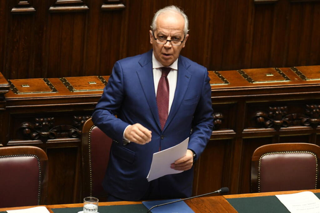 Immigrazione, Piantedosi tira dritto sulle sentenze: "Andremo avanti con i ricorsi"