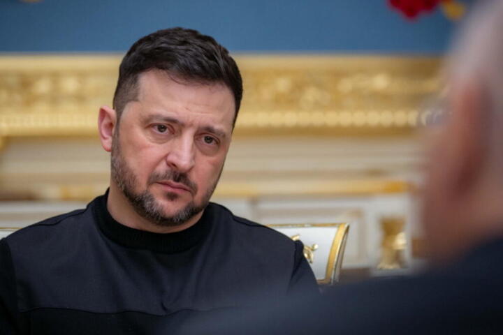 Ue verso nuove sanzioni mentre Kiev colpisce fabbrica di missili russa. Zelensky: “Prepariamo nuovi incontri con Usa e Russia”