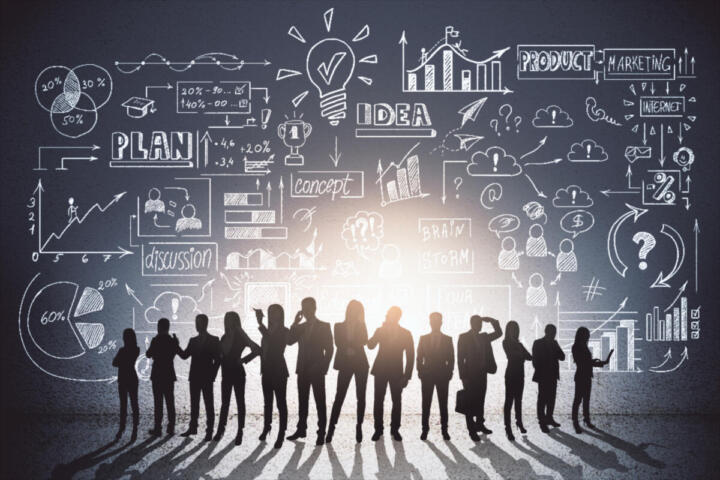 Serendipità e strategia. Così alcune imprese sono diventate giganti globali cambiando pelle