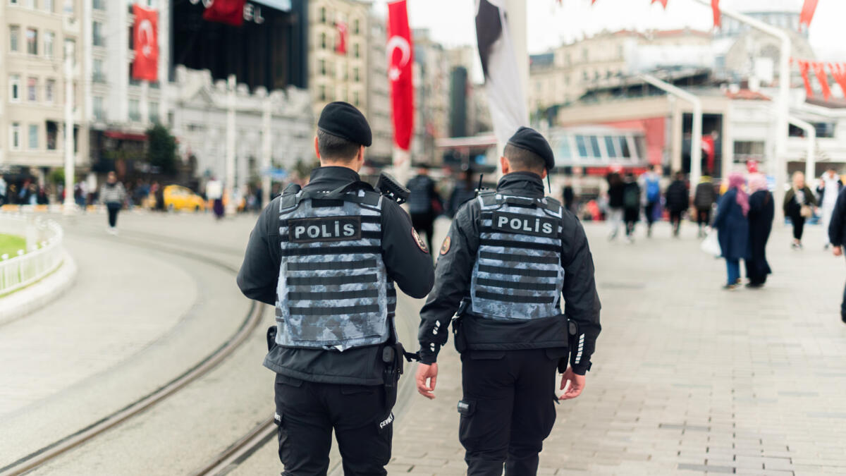 Giornalista di Deutsche Welle arrestato in Turchia: Ankara riaccende lo scontro sulla libertà di stampa