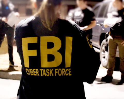 allerta FBI Iran sicurezza infrastrutture USA