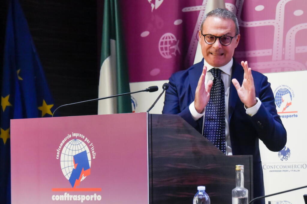 Rincari carburante Medio Oriente