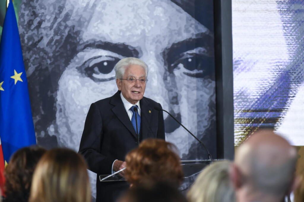 Mattarella: “Le donne hanno dato molto alla Repubblica, ma l’equilibrio non è ancora raggiunto”
