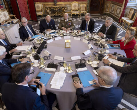 Crisi Iran, il Consiglio supremo di difesa: “L’Italia resta fuori dalla guerra”