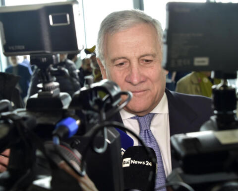 Tajani: “L’Italia non è in guerra”. Impegno nel Mar Rosso, stop a interventi su Hormuz