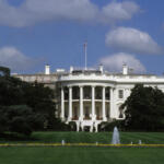 Valanga di critiche blocca il voto sulla sala da ballo voluta da Trump