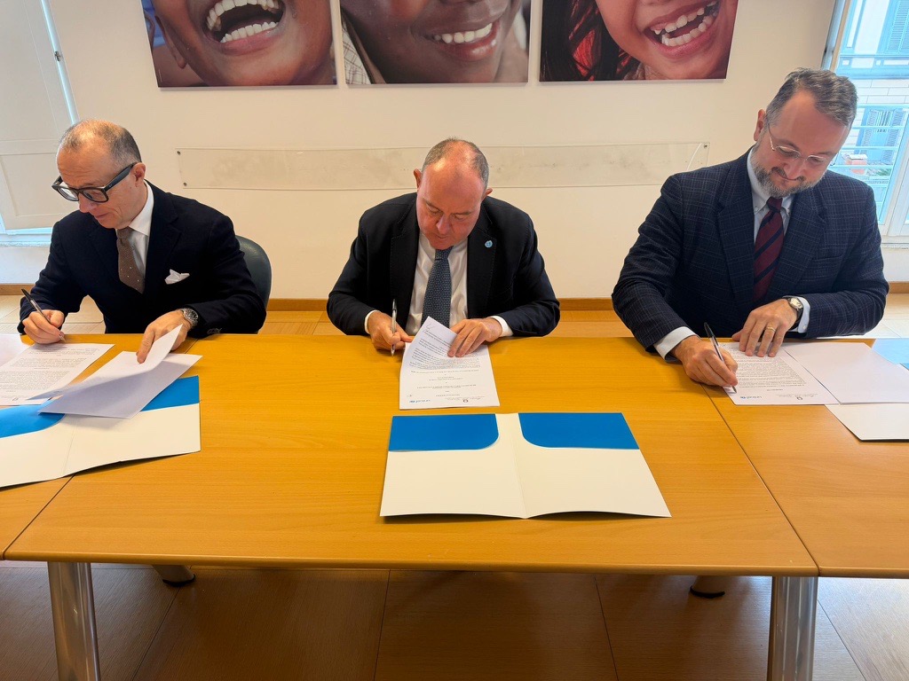 In foto da sinistra: Antonio Sangermano, Capo Dipartimento del Dipartimento per la Giustizia Minorile e di Comunità del Ministero della giustizia, Nicola Graziano, Presidente Unicef Italia, Nicola dell’Arciprete,Coordinatore dell’ufficio Unicef Ecaro della risposta a favore dei minorenni migranti e rifugiati in Italia