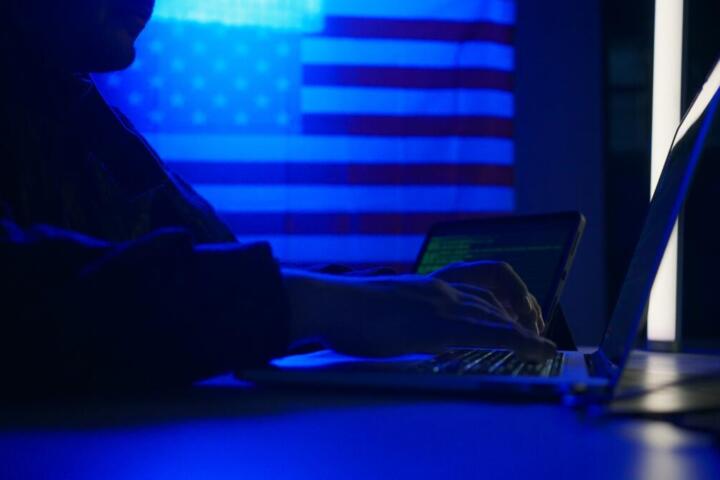 Fonti interne: Kash Patel smantellò la squadra FBI sulle minacce iraniane pochi giorni prima degli attacchi USA