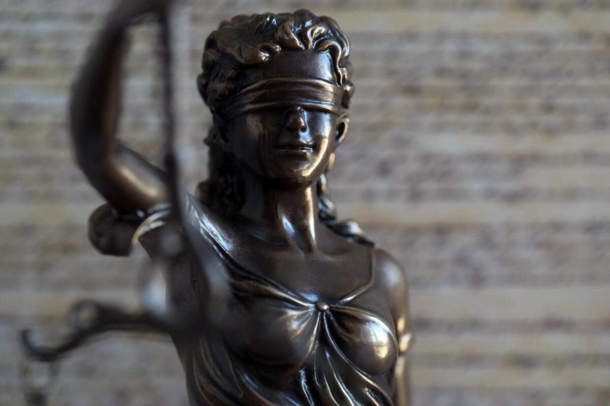 Giustizia, doppio passo indietro: si dimettono Delmastro e Bartolozzi