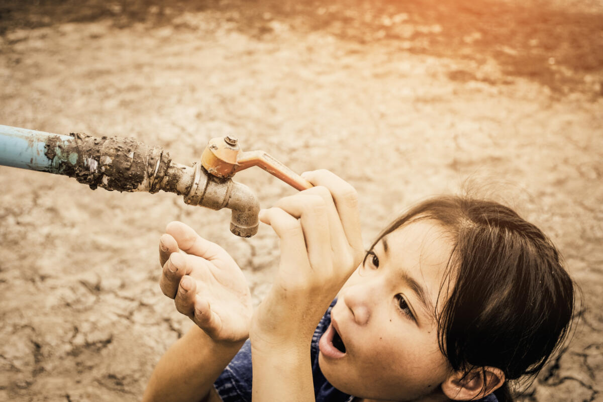 Acqua, l’allarme Unicef: “1.000 bambini muoiono ogni giorno, le bambine le più colpite”