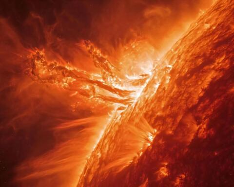 eruzione solare