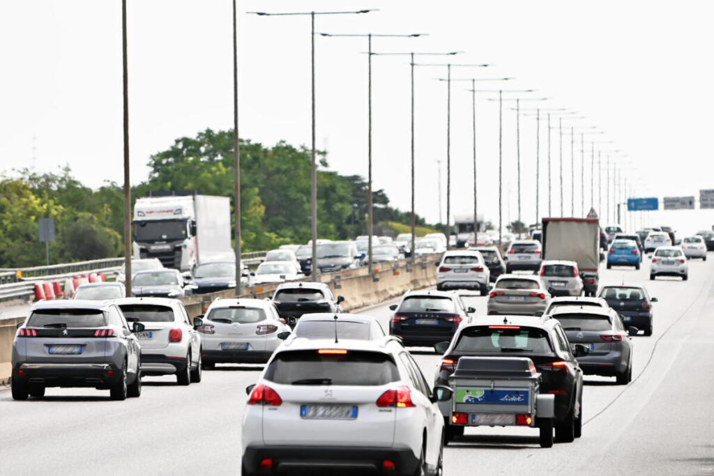 Esodo di Pasqua, 60 milioni di veicoli sulle strade Anas: traffico in aumento e piano sicurezza rafforzato