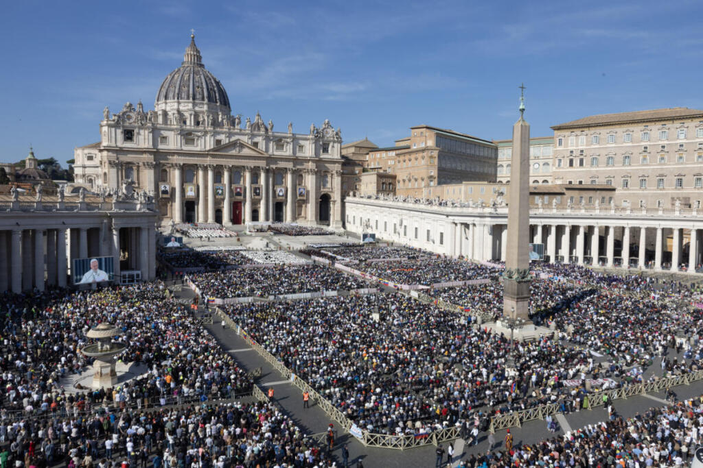 Il Papa: “Chi decide le guerre scelga la pace”