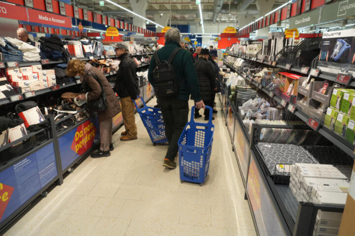 Pasqua, consumi in aumento: crescono agnello, colombe e uova di cioccolato