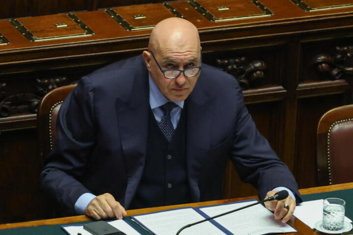 Basi Usa, Crosetto: “Accordi rispettati, Italia fuori dal conflitto”