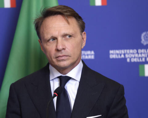 Lollobrigida: “Più controlli su import e stop agrofarmaci irregolari, l’Europa difenda le produzioni”