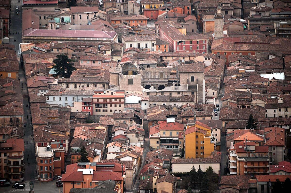 L’Aquila ricorda le 309 vittime del sisma: due giorni di commemorazioni tra memoria e musica