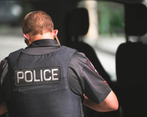 Florida, ombre nel campus universitario: il coinquilino accusato del duplice omicidio dei dottorandi USF