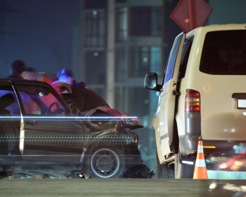 Allarme a Belfast: evacuate decine di case dopo sospetta autobomba