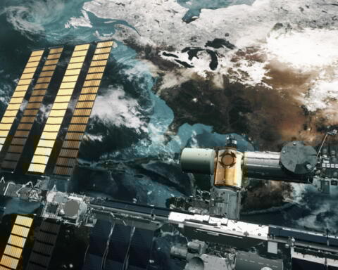 Spazio: Artemis II si avvicina al lato nascosto della Luna