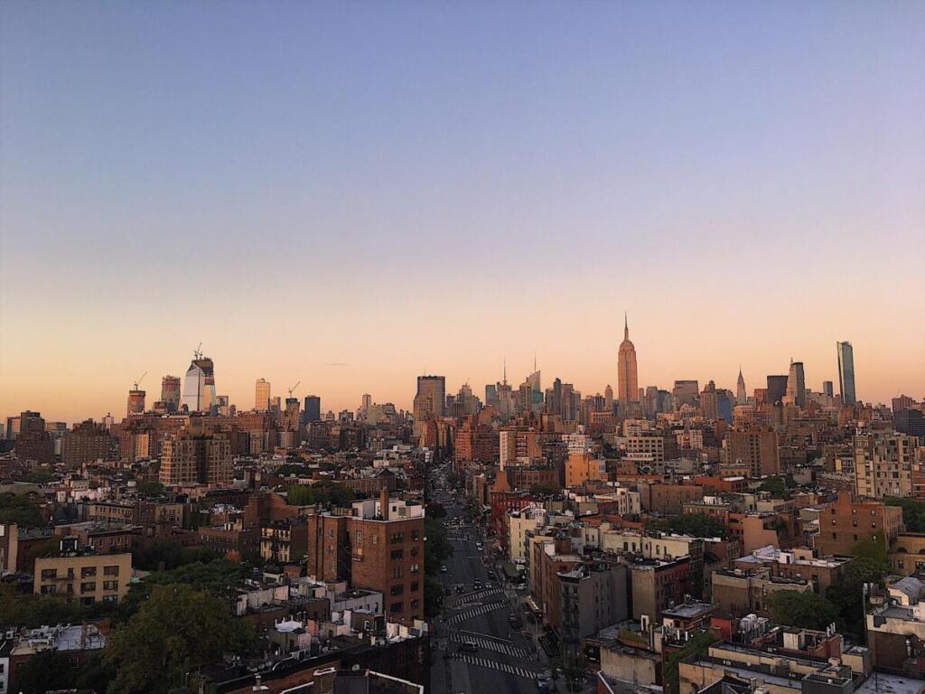 La tassa sugli appartamenti di lusso di New York, da misura “radicale” a pilastro di buon senso fiscale