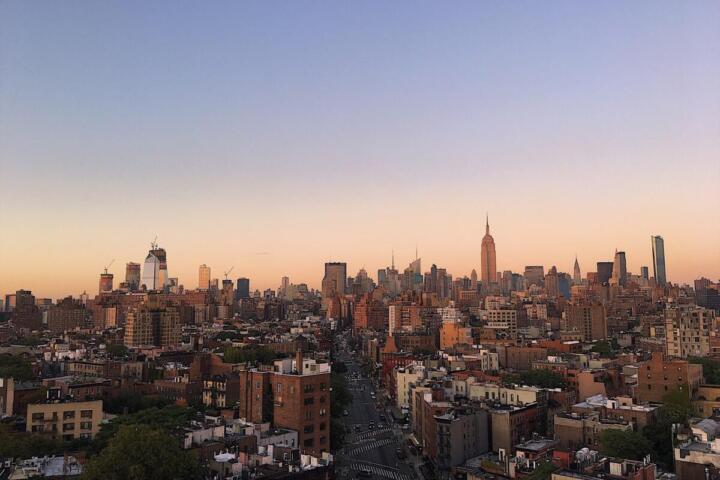 La tassa sugli appartamenti di lusso di New York, da misura “radicale” a pilastro di buon senso fiscale