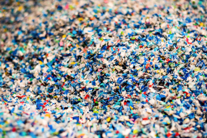 L’EPA alza il livello di guardia: nel mirino microplastiche e farmaci nell’acqua potabile