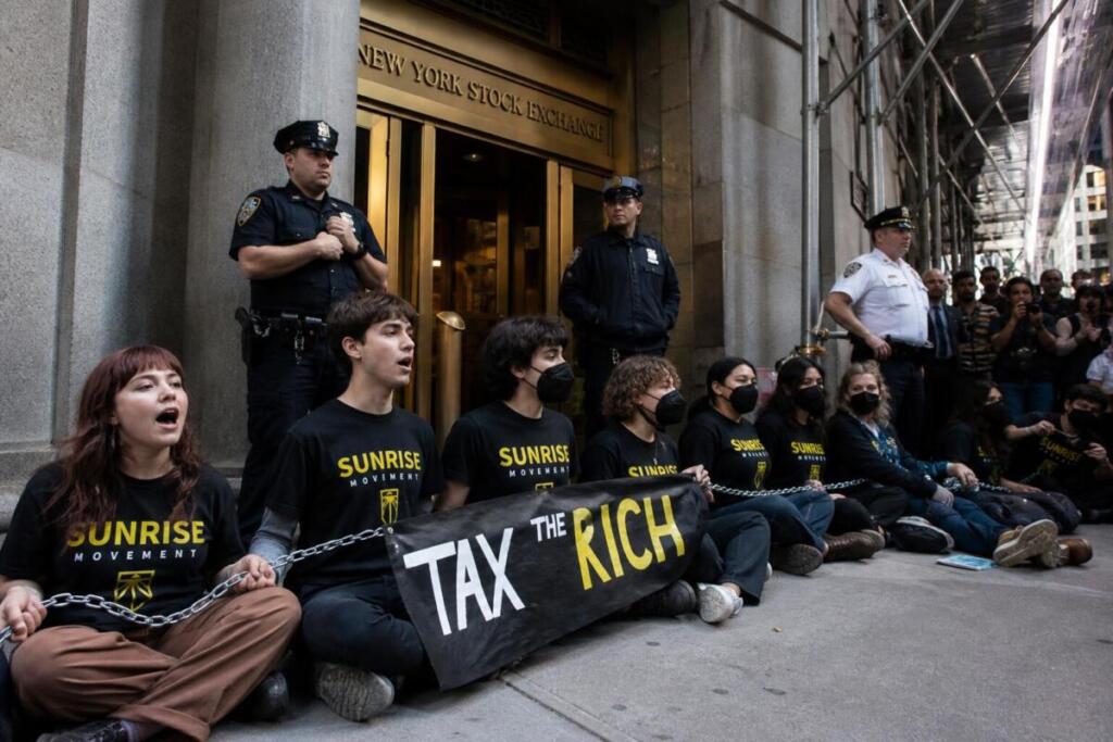 Negli Usa in migliaia hanno partecipato alla protesta del Primo Maggio con lo slogan “niente scuola, niente lavoro, niente shopping”