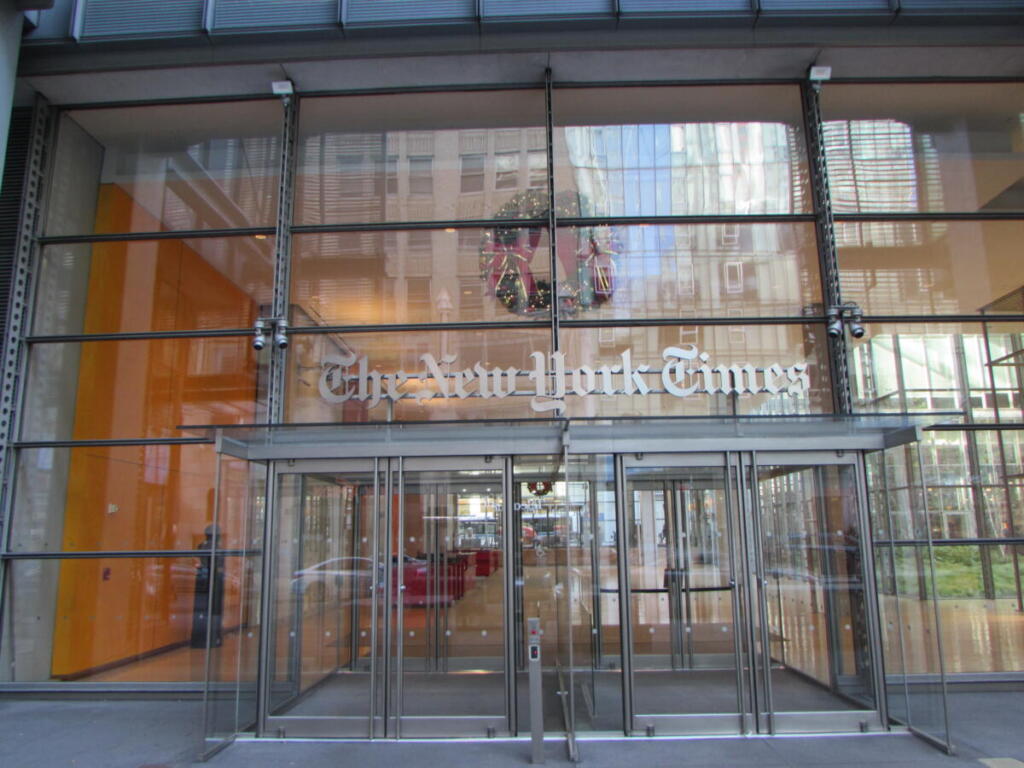 Agenzia federale denuncia il New York Times: “Discriminato un dipendente bianco escluso da una promozione”
