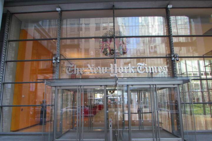 Agenzia federale denuncia il New York Times: “Discriminato un dipendente bianco escluso da una promozione”