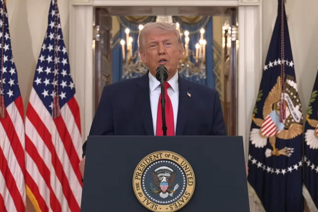Trump: “L’Iran accetti l’accordo o sparirà”. Teheran risponde agli Usa su Hormuz