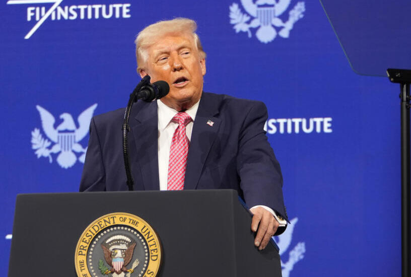 Trump alza i toni: "Dopo l’Iran prenderò il controllo di Cuba"