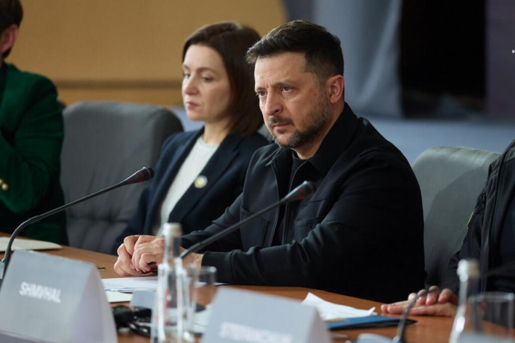Zelensky: "Movimenti insoliti al confine con la Bielorussia, pronti a reagire"