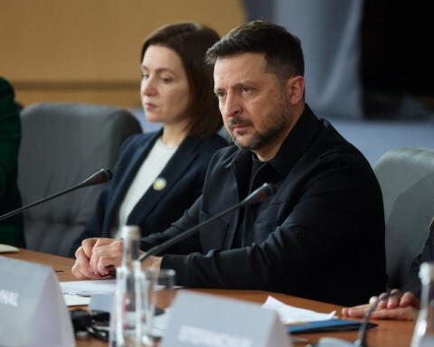 Zelensky: "Movimenti insoliti al confine con la Bielorussia, pronti a reagire"
