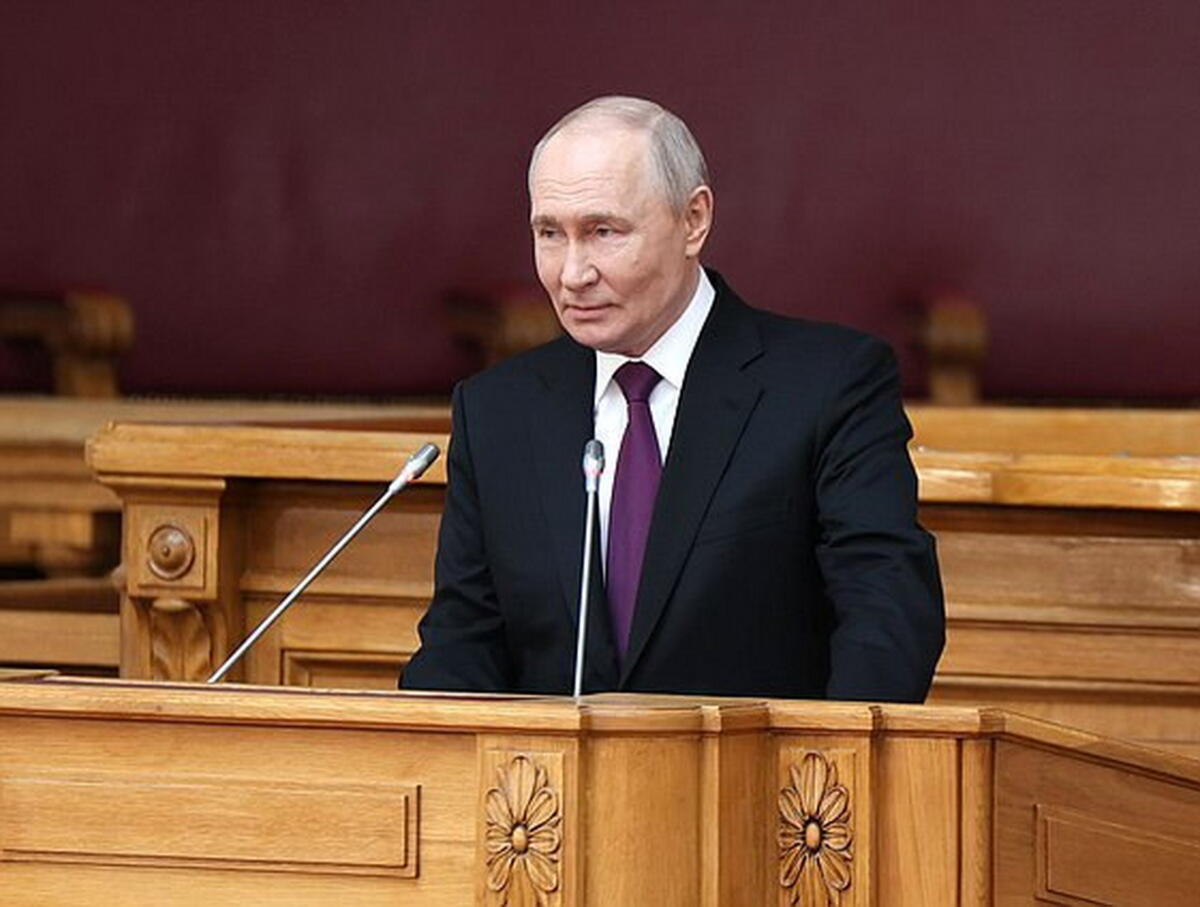 Ucraina, Putin apre a colloqui di pace: “La guerra sta per finire”. E propone Schroeder come mediatore Ue