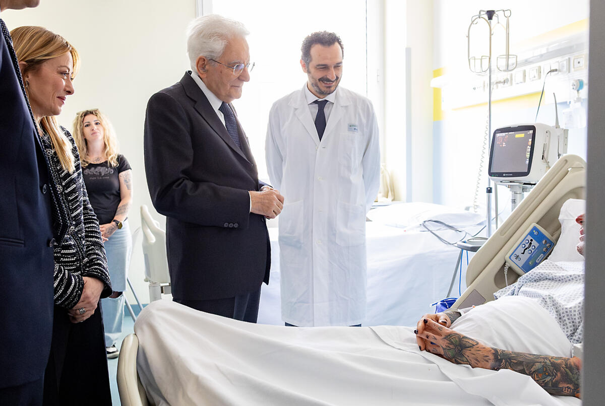 Il Presidente del Consiglio, Giorgia Meloni, ed il Presidente della Repubblica, Sergio Mattarella, si sono recati in data odierna all'Ospedale Baggiovara di Modena e Maggiore di Bologna per far visita ai feriti di Modena