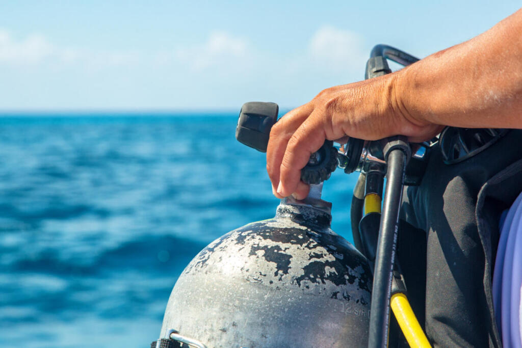 Maldive, tragedia dei sub italiani: recuperato un corpo, quattro ancora dispersi nella grotta