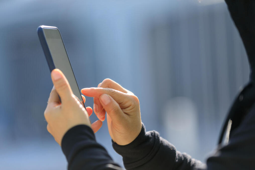 Il nuovo allarme. Truffa del pedaggio su WhatsApp: così i cybercriminali svuotano i conti correnti