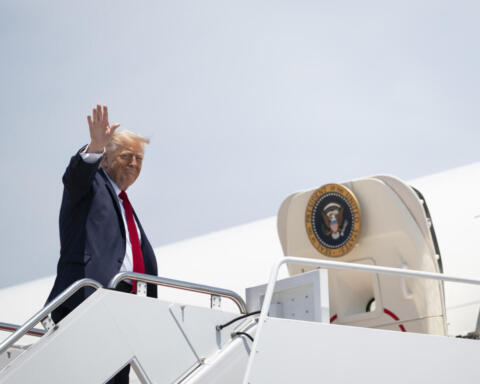 Usa-Iran, Trump annuncia: accordo vicino, ma Teheran frena