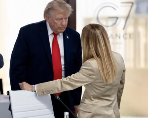 Meloni e Trump, disgelo al G7: “L’Occidente resti unito”