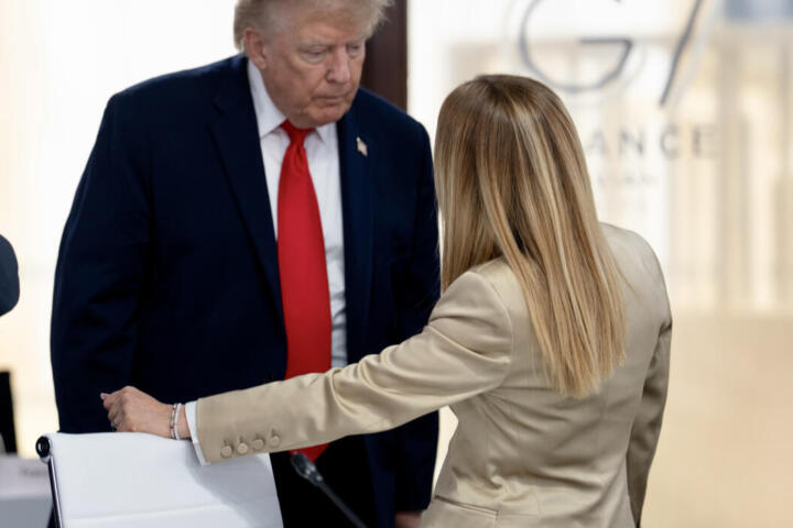 Meloni e Trump, disgelo al G7: “L’Occidente resti unito”